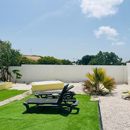 Bon Bini Kokolishi Hotel Willemstad Exterior foto